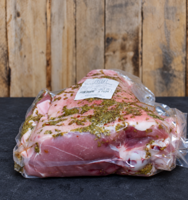 Slow Roast Pork Shoulder with Fennel 3.5kg